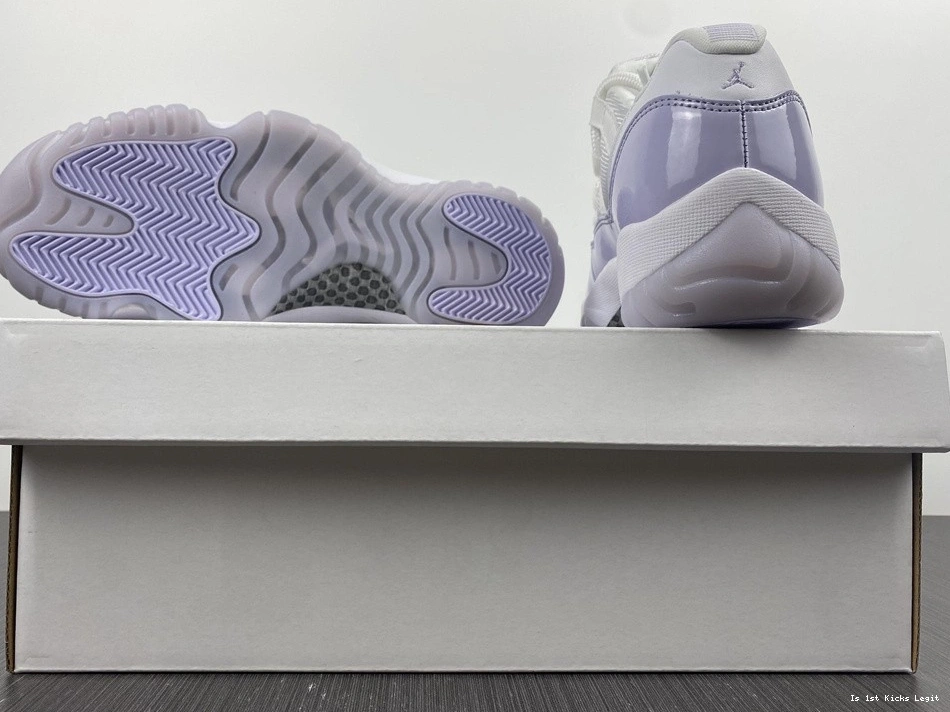 Low AH7860-101 “Pure Violet” Jordan Air 11 0517